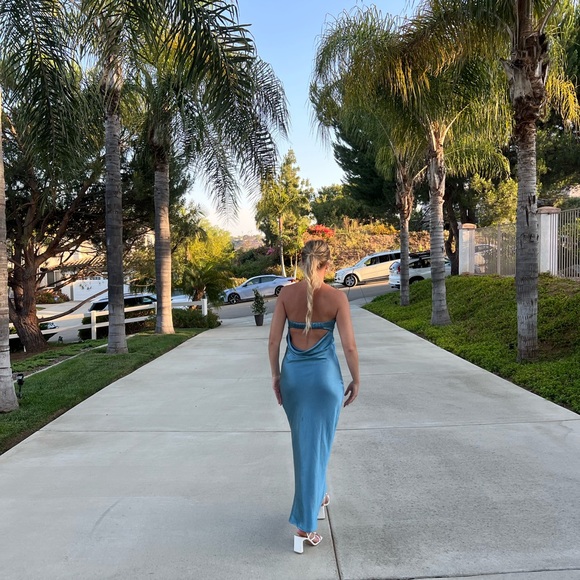 blue maxi strapless and low back satin dress. size medium. - Picture 4 of 8